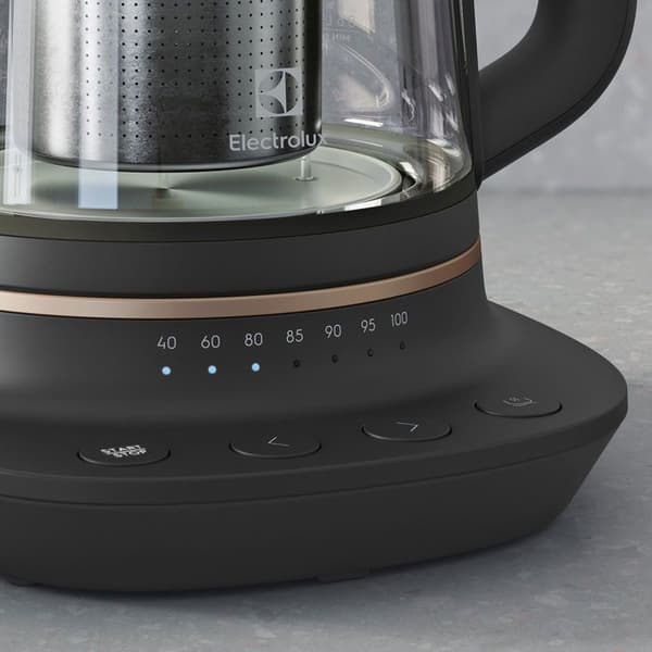 Elkedel - ELECTROLUX - EXPLORE 7 - 1,7 L - 2400 W - Sort - Glas