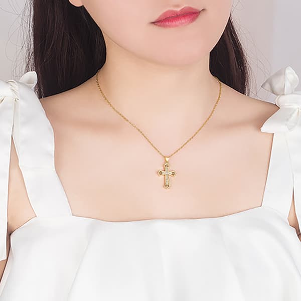 Stilrent Kors Halsband