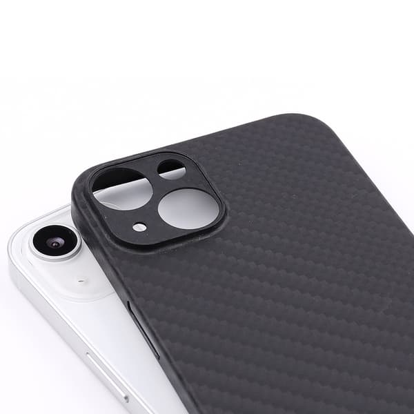 iPhone 14 - Tunt Skyddande Skal