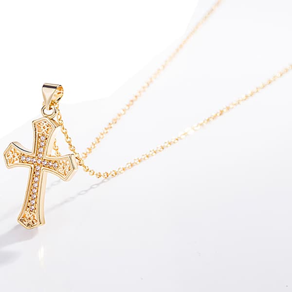 Stilrent Kors Halsband