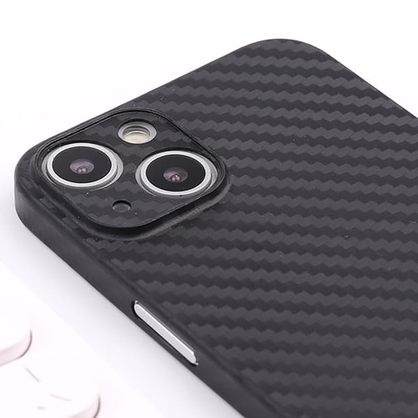 iPhone 14 - Tunt Skyddande Skal