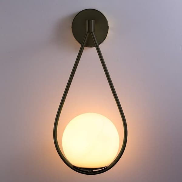 Vägglampa i glaskula - E14