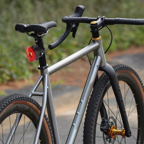 Cykel Tracker Holder - GPS Montering - Cykelsikkerhed - Vandtæt Design - N/A - Sort