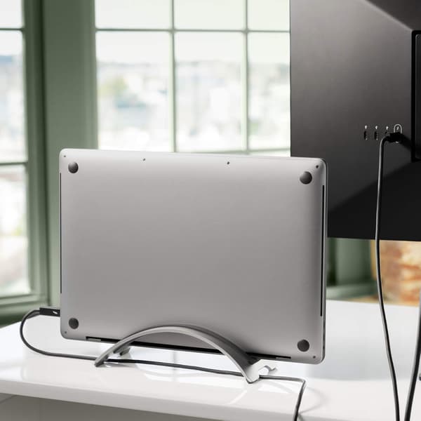 Velegnet til MacBook | Pladsbesparende lodret skrivebordsstander til Apple notebooks (sølv)