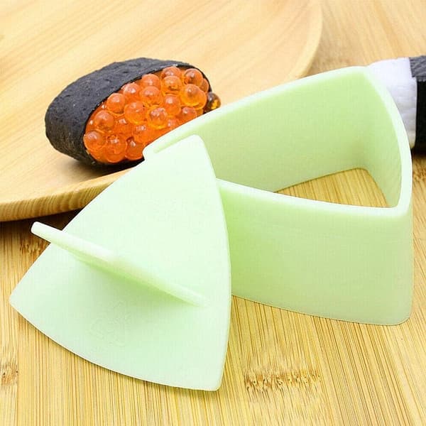 Triangulär sushiform, triangulär formlåda i plast, DIY-verktyg för att göra risbollar och bentolådor (grön).