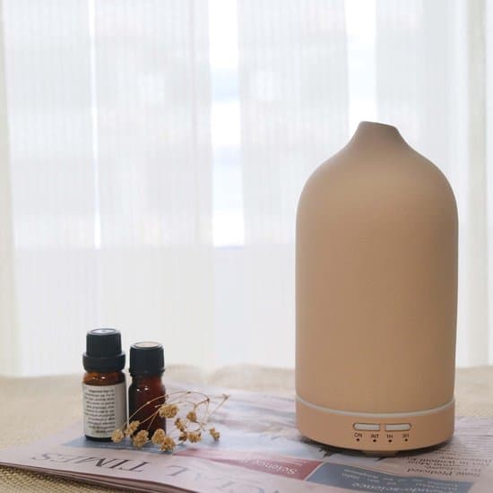 Aromadiffuser - keramisk diffuser til æteriske olier - BPA-fri aromaterapi diffuser med timerfunktion og automatisk slukning - 120 ml