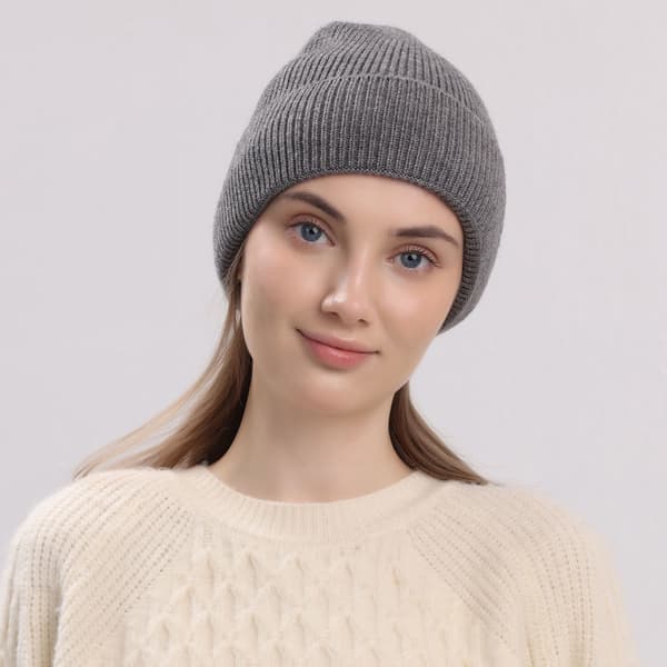 Varm stickad vintermössa med fleecefoder, unisex, för att hålla dig varm i kallt väder.