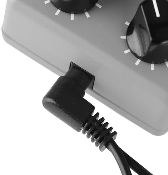 8-vejs Daisy Chain Strømkabel til Guitar Effektpedaler - Ideel til Musikere og Lydsystemer