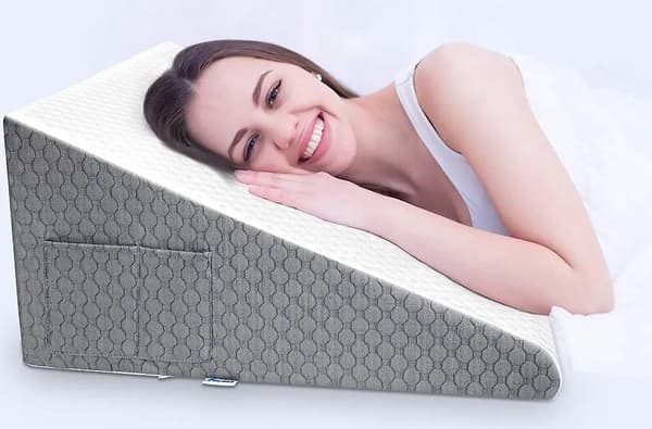 Triangulär 5-i-1 kilkudde - Ryggkudde - Ryggstöd - Memory Foam - Läskudde för sängen - Vit/Grå