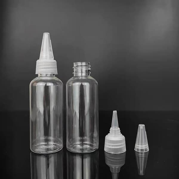 Fyra 60 plastflaskor med klämfunktion, små tomma sprayflaskor, färg, lim, bläckapplikatorer, hårfärgsflaskor, droppflaskor