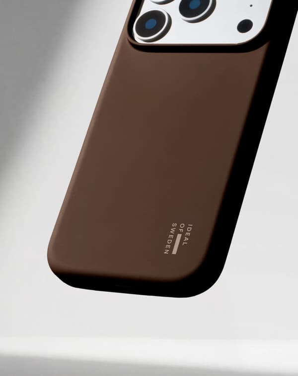 Silicone Case MagSafe iPhone 17 Pro / 18 Pro Mocha Mousse