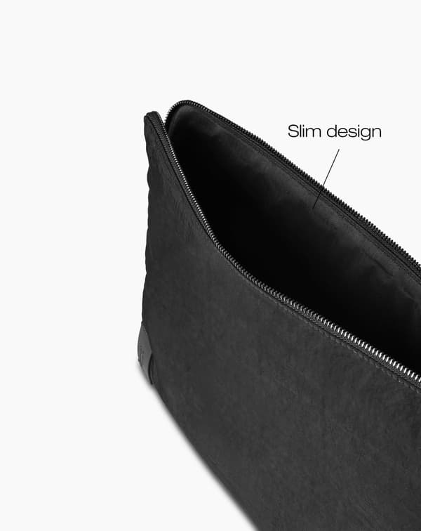 Essential Laptop Sleeve 16\" Black