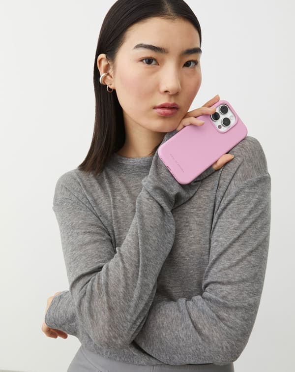Silicone Case MagSafe iPhone 17 Bubblegum Pink