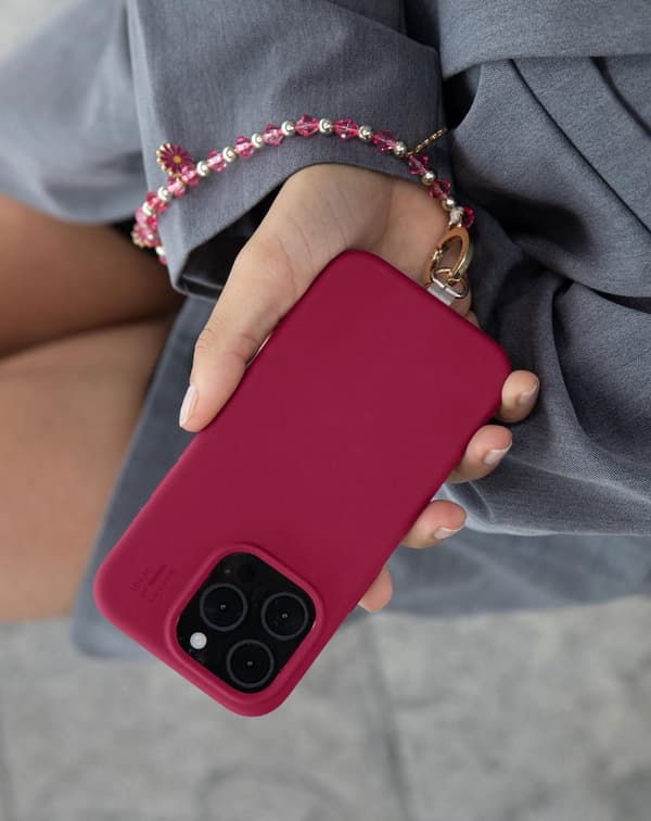 Silicone Case MagSafe iPhone 17 Pro Max Cranberry