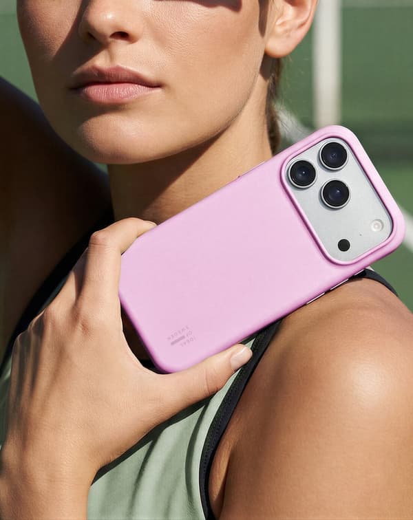 Silicone Case MagSafe iPhone 17 Pro Max / 18 Pro Max Bubblegum Pink