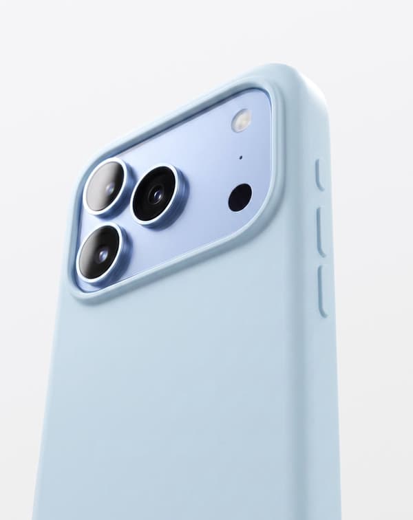 Silicone Case MagSafe iPhone 17 Pro / 18 Pro Light Blue
