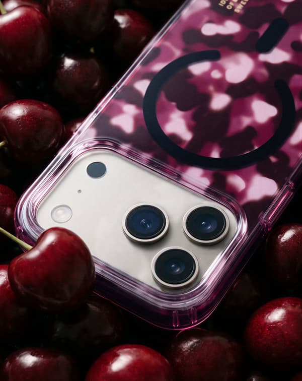 Clear Case MagSafe iPhone 16 Cherry Crush