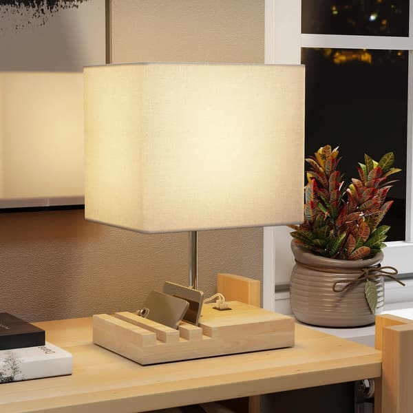 Natbordlampe i træ med USB i hvid