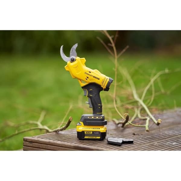 Sladdlös elektrisk sekatör - Stanley Fatmax - SFMCPP32B-XJ - 18V - 32mm skärkapacitet - Batteri ingår ej