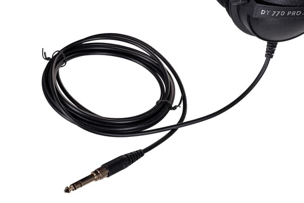Beyerdynamic DT 770 Pro Black Limited Edition - slutna studiohörlurar