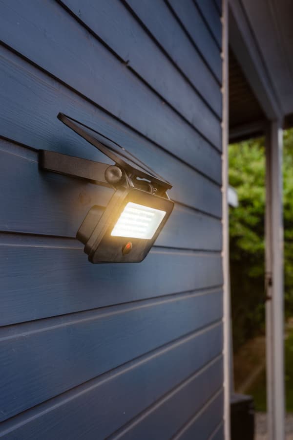 Solcellsdriven väggspotlight - GALIX - G2610 - Mycket ljus - Rörelsesensor - 1200 lumen