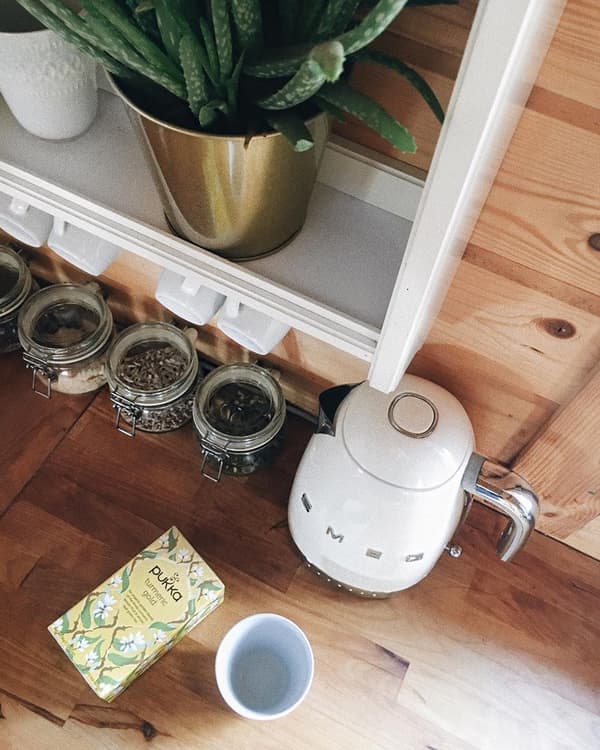 Smeg Vattenkokare i 50-talsstil KLF04CREU Creme