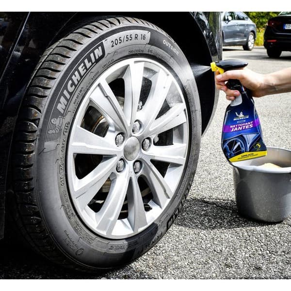 MICHELIN-VANNEPUHDISTUSAINE