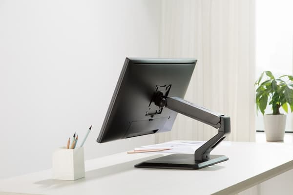 Gembird MS-D1ST-01 Bevægeligt bordstativ med touchscreen, 17"-32", sort