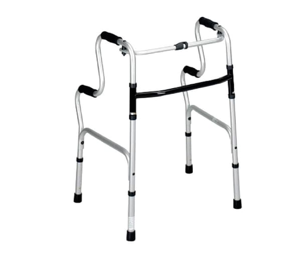 Rollator gør det nemmere at stå op
