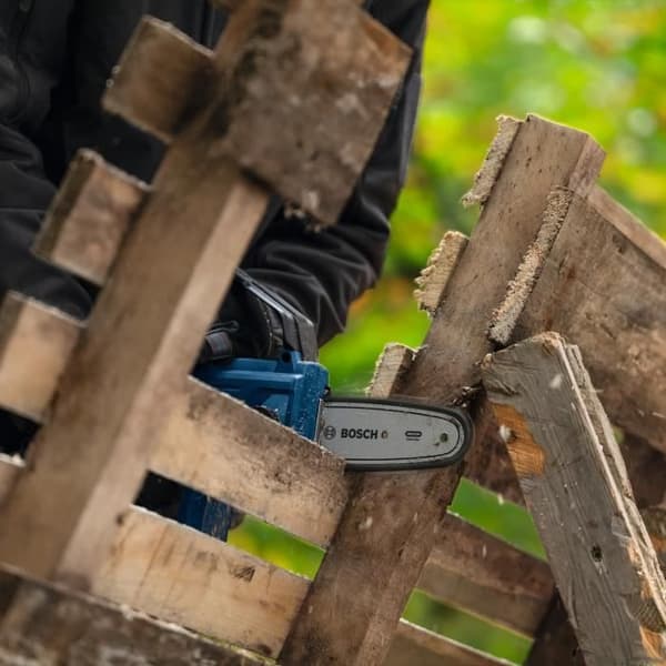 Bosch Professional GKE 18V-15 moottorisaha