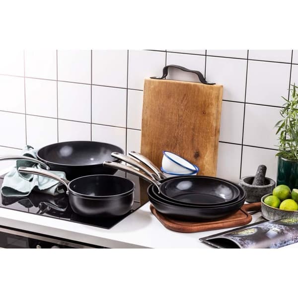 BK Superior Keramisk Stegepande 24 cm Sort