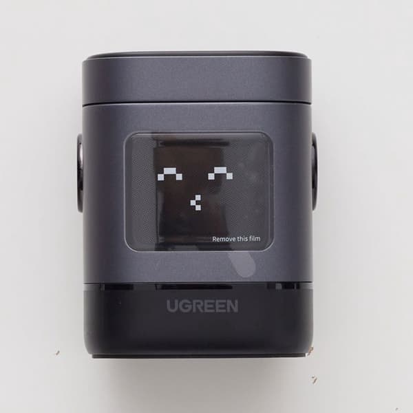 2-in-1 Latausasema - UGREEN - Robotti - Qi2 - Musta