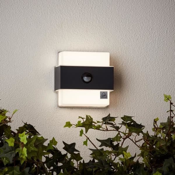 ARCHIE Udendørs væglampe, med sensor - integreret LED 7W