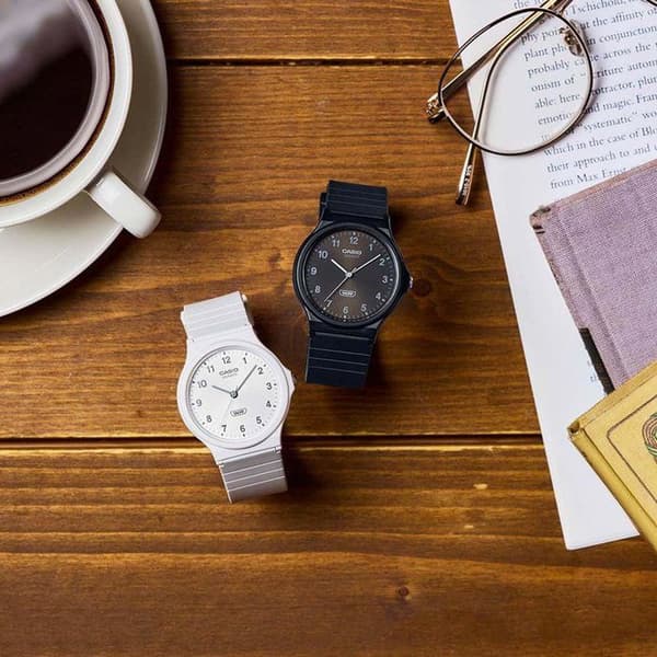 Klocka - CASIO - MQ-24B - Unisex - Vit - Kvarts - Analog