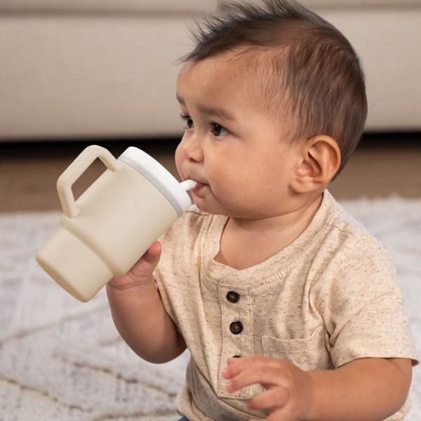 Min första silikonmugg - INFANTINO - 255 ml - Sandfärg