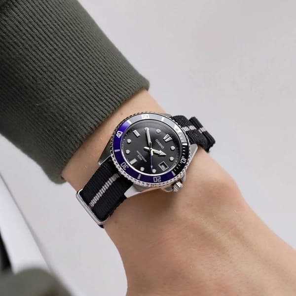 Ur - CASIO - MDV-10C - Herreur - Sort/Blå - Quartz - Analogt