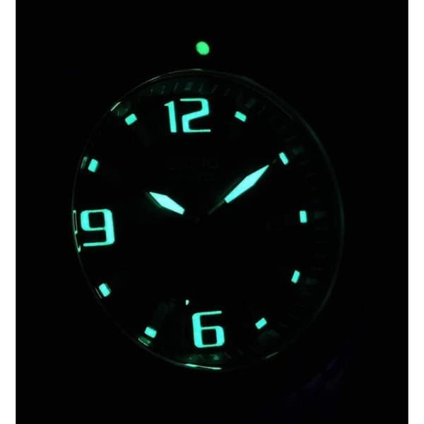 Ur - CASIO - BASIC - Rustfrit stål - Kvarts - Vandmodstand 20 Atm