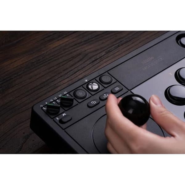 8Bitdo Arcade Stick 2.4G/USB til Xbox Series X/S, Xbox One og Windows - Sort Udgave