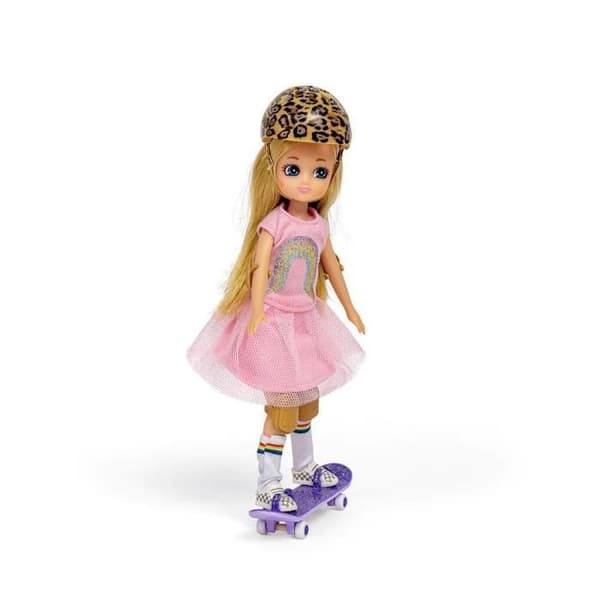 Lottie Pige Skateboarder