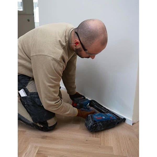 Træklipper - BOSCH - GNH 18V-64-2 - Trådløs - 18V - Professionel