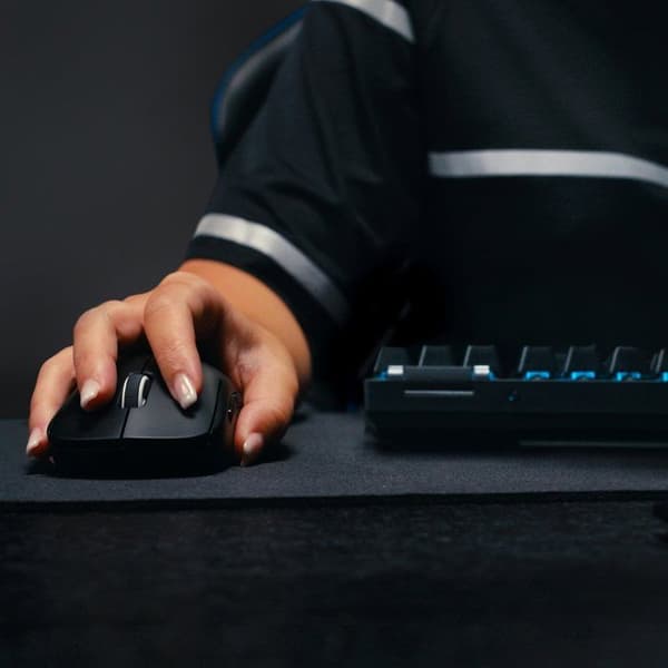 Spilkeyboard - Logitech - G PRO X TKL - Mekanisk - Trådløs - Dynamisk bagbelysning