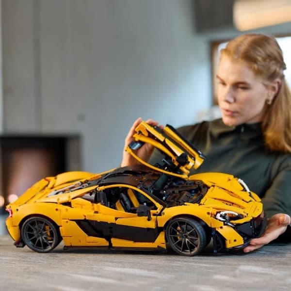 LEGO® Technic 42172 McLaren P1 - Modellkit Hypercar til voksne bilentusiaster