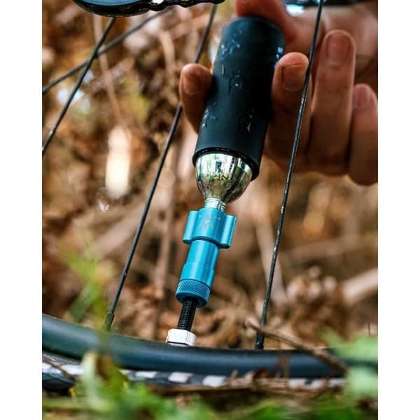 Peaty's CO2 Holeshot Inflator - Svart - 25g