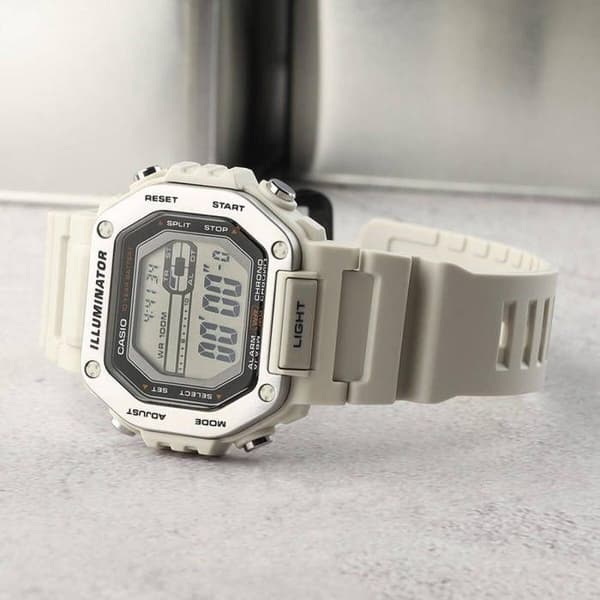 Klocka - CASIO - Vattentät 100m - Autonomi 10 år - Digital - Vit plast