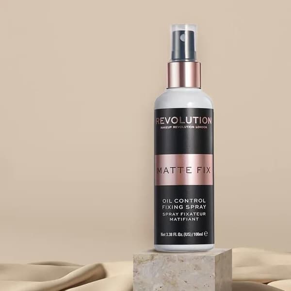 Revolution Pro Fix Oil Control Fixing Spray