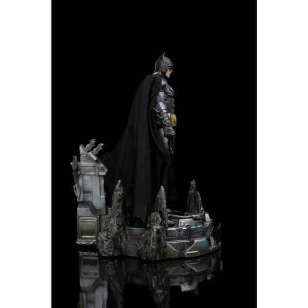 Staty - Iron Studios - Batman Unleashed Deluxe - 1/10 - Polystone - Tyg - PVC
