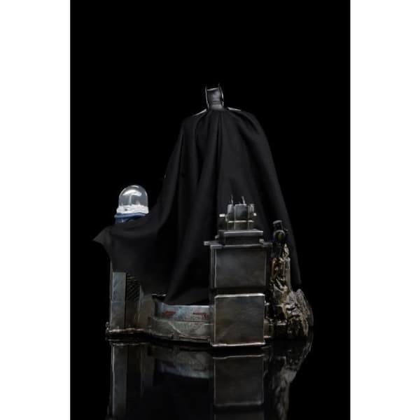 Staty - Iron Studios - Batman Unleashed Deluxe - 1/10 - Polystone - Tyg - PVC