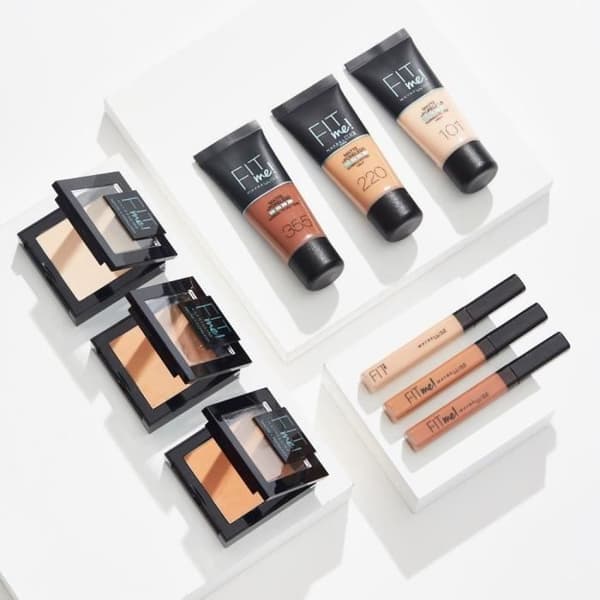 Puder Compact Fit Me MAYBELLINE - 90 Universal Farve - 9 g