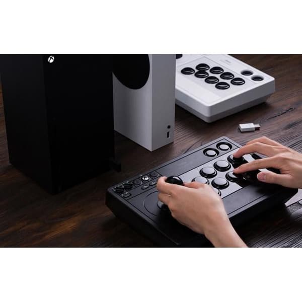 8Bitdo Arcade Stick 2.4G/USB til Xbox Series X/S, Xbox One og Windows - Sort Udgave
