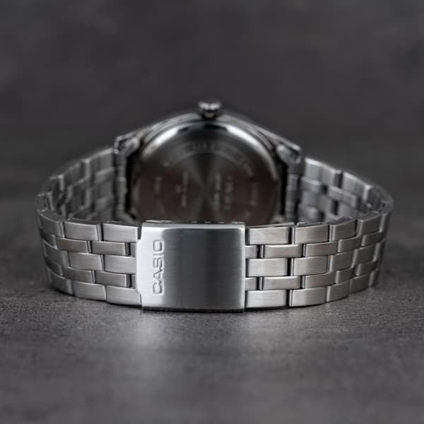 Casio MTP-1335D-2A2 Klocka för män Kollektion 41,5 mm 5 ATM